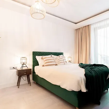 Apartment Plater Premium Warschau